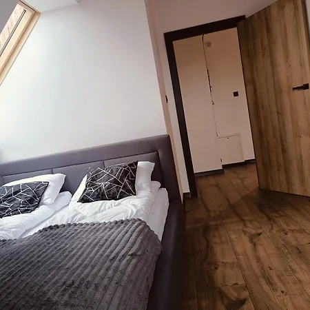 アパート Szklarska Panorama シクラルスカ・ポレンバ